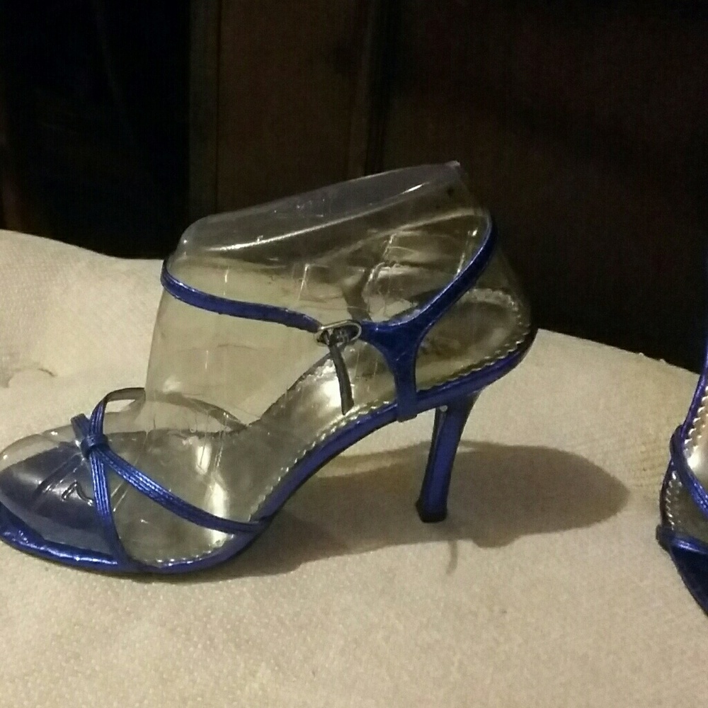 CHARLES DAVID BLUE STRAPPY SANDAL